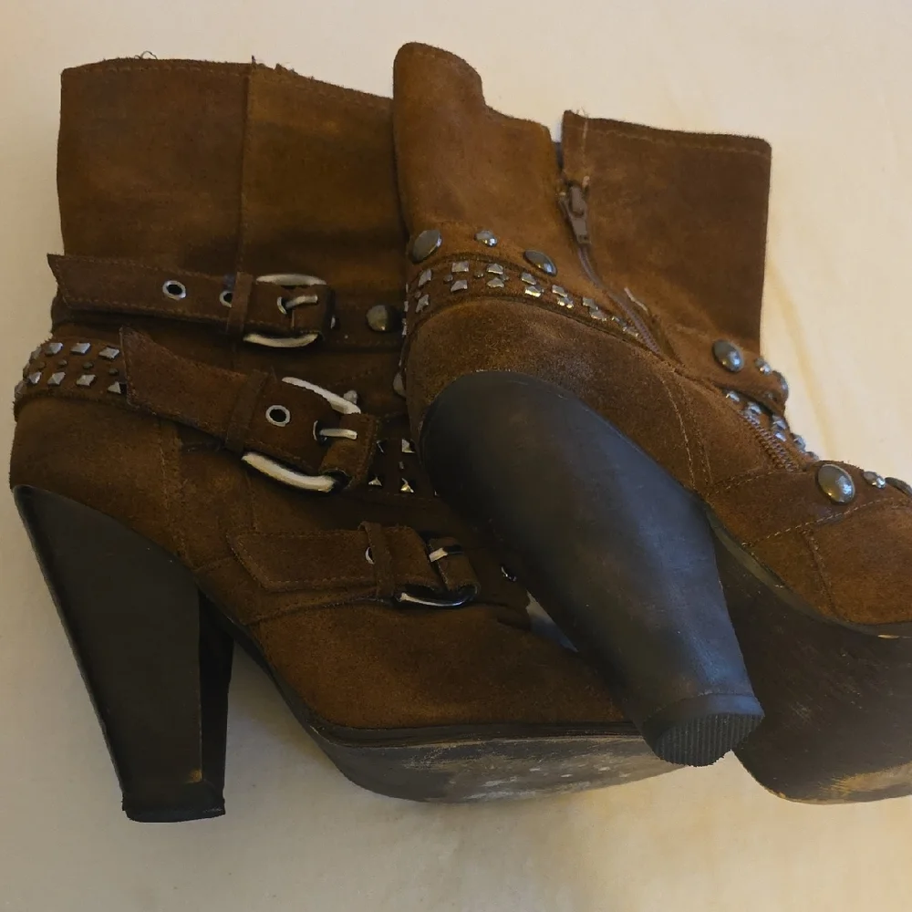 Steve Madden Brown Studded Heeled Boots - Picture 2 of 5